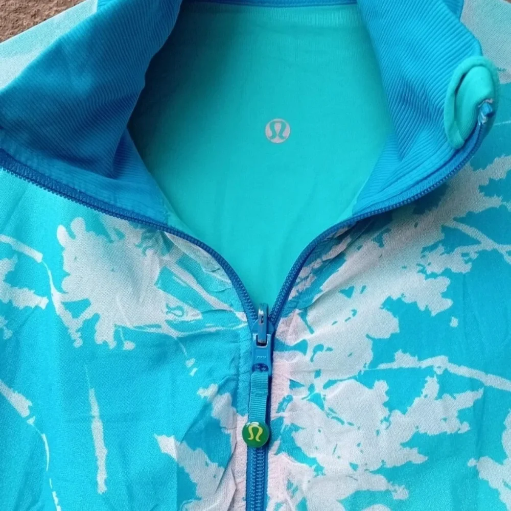 lululemon athletica four way